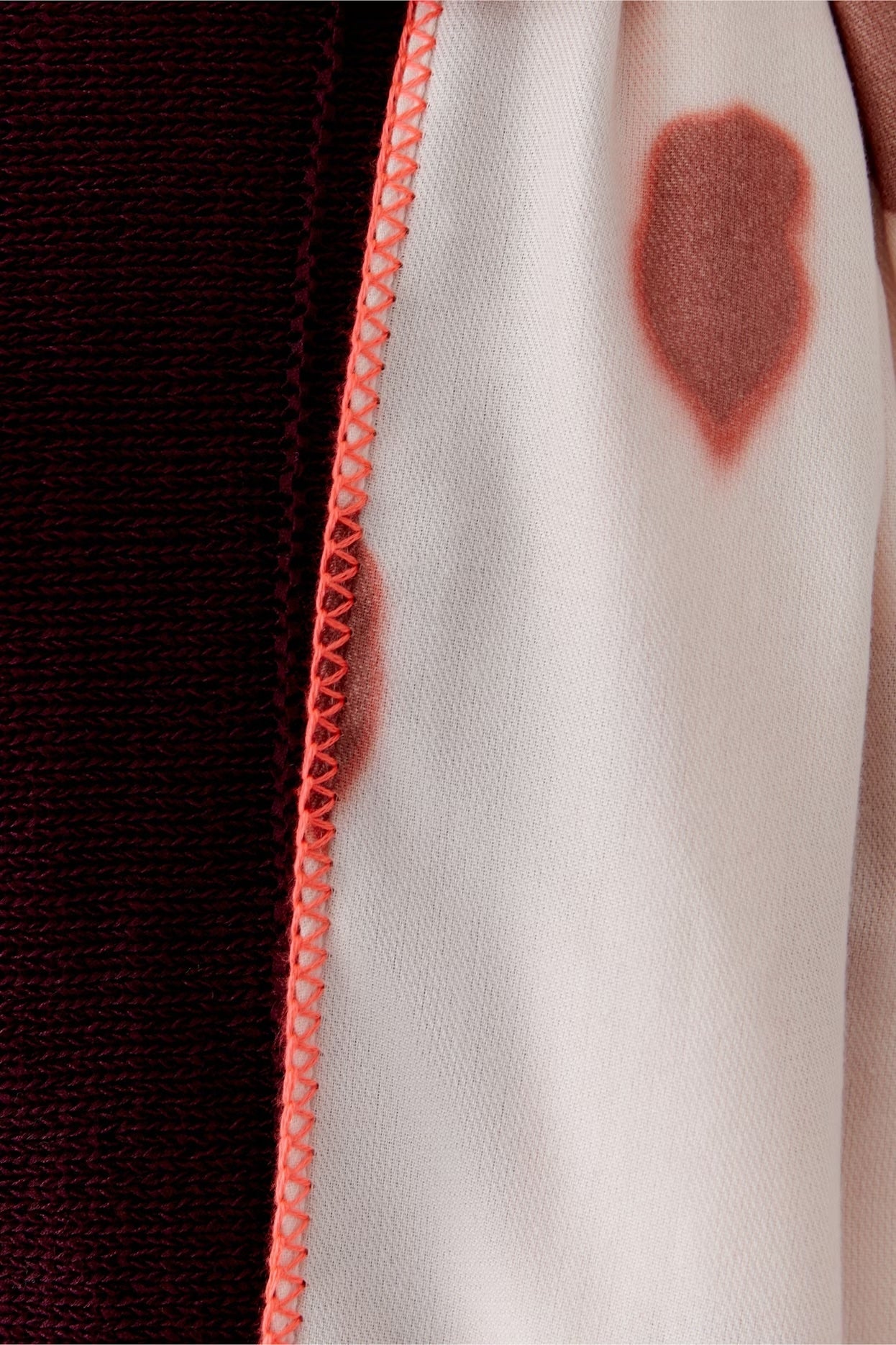 OUI SCARF IN ROSE RED