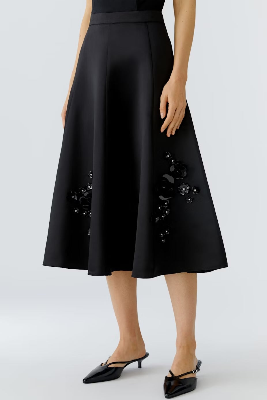 OUI A LINE LUXURIOUS HAND EMBROIDERED SKIRT WITH FLOWERS AND GLITTERY STONES