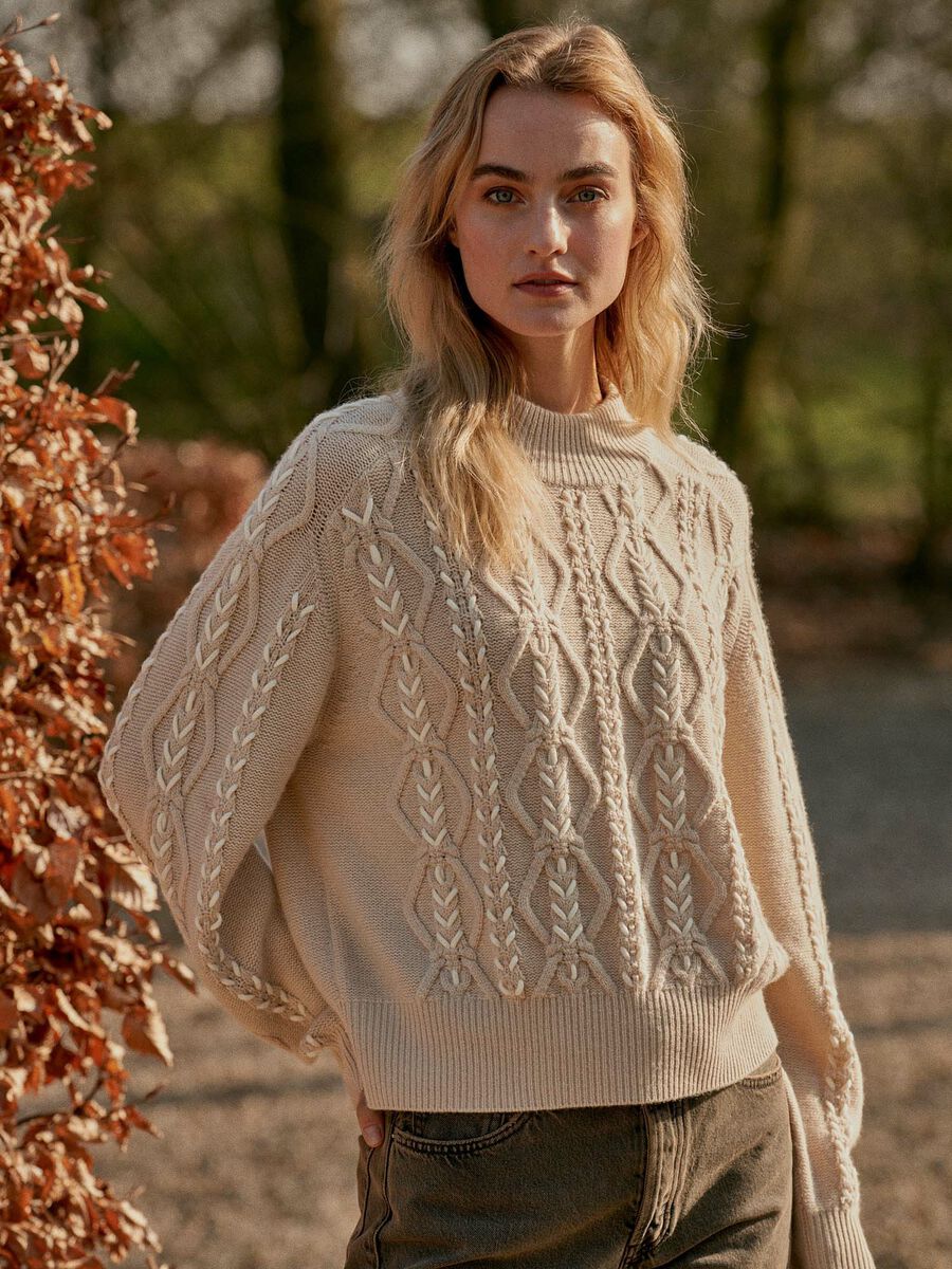 REPEAT MULTICOLOUR CABLE SWEATER WITH AHND EMBROIDERY