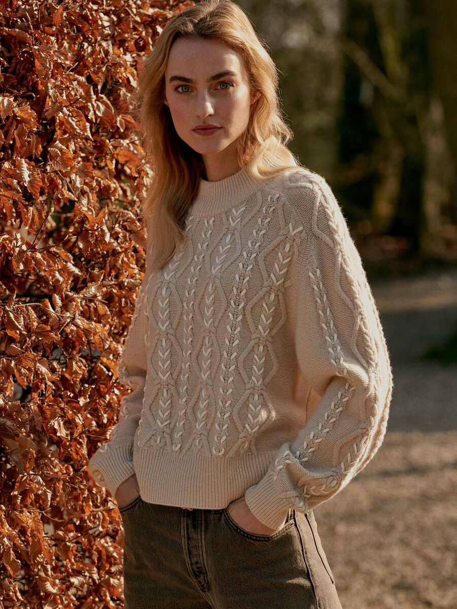 REPEAT MULTICOLOUR CABLE SWEATER WITH AHND EMBROIDERY