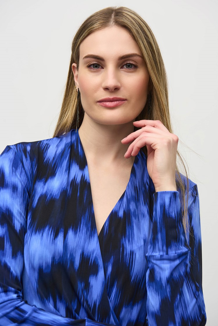 SILKY KNIT ABSTRACT PRINT WRAP TOP 244075