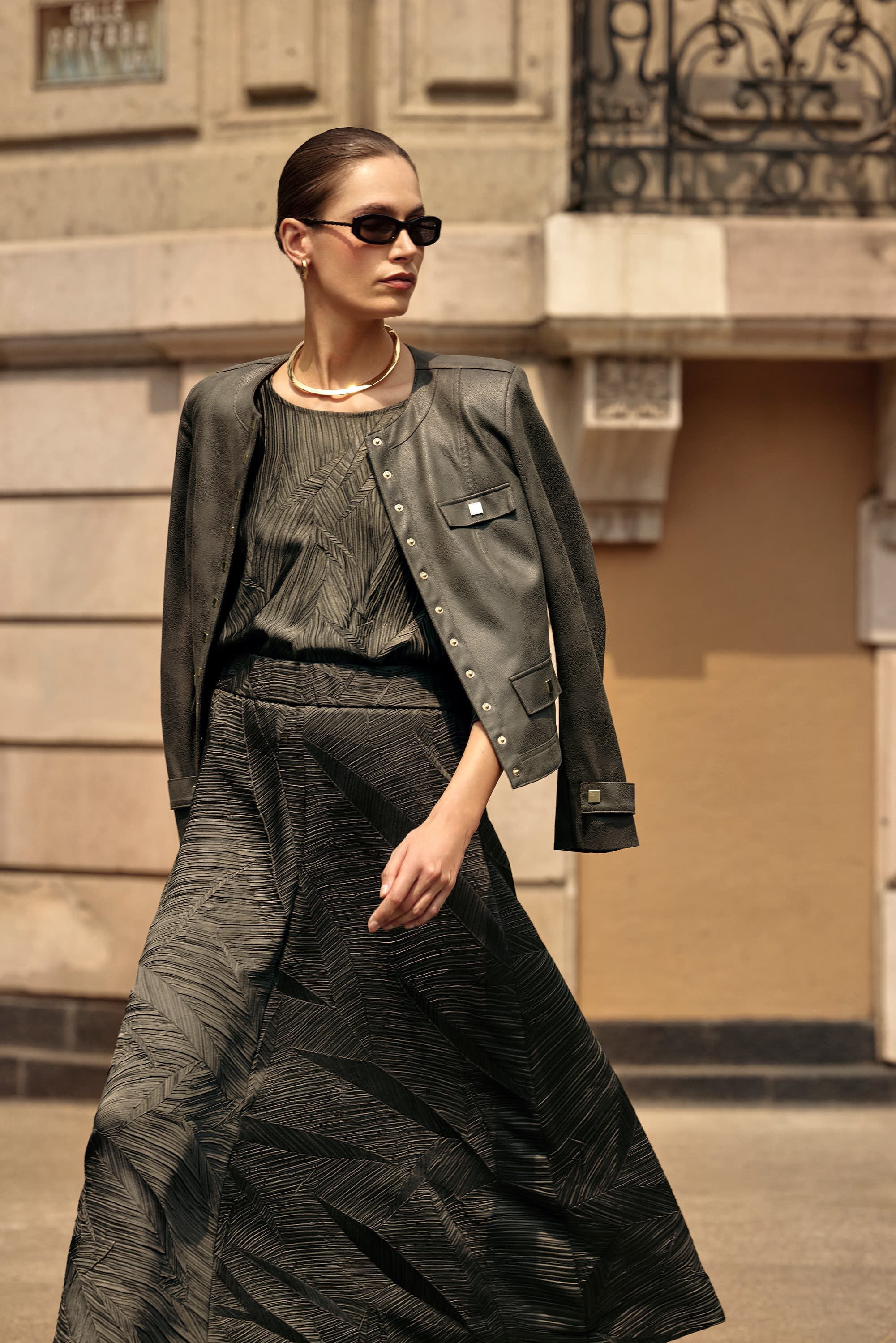 PLEATED SATIN TOP 253002 MATCH TO SKIRT 253248