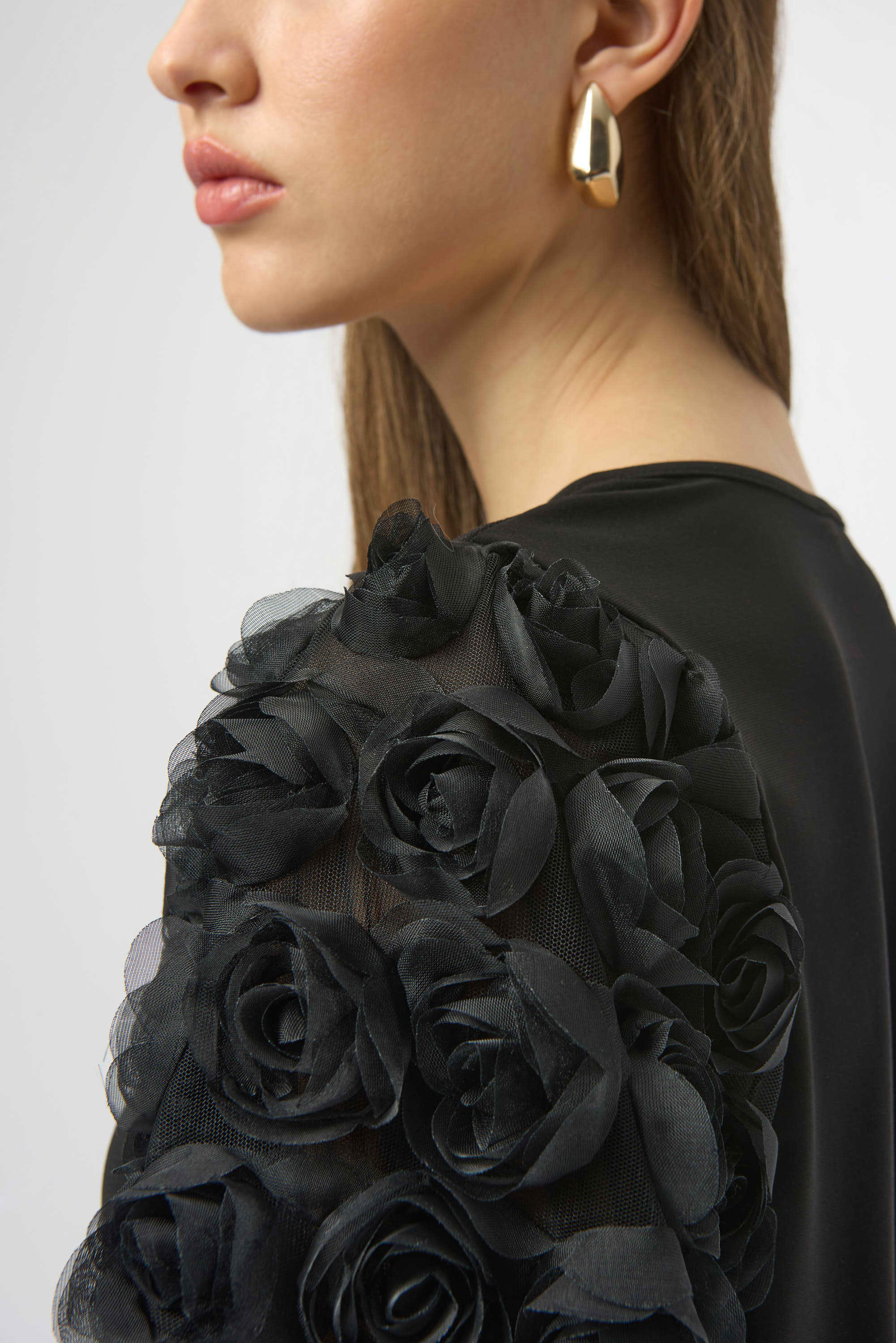 SILKY KNIT TOP WITH ROSETTE EMBROIDERED SLEEVES 254064