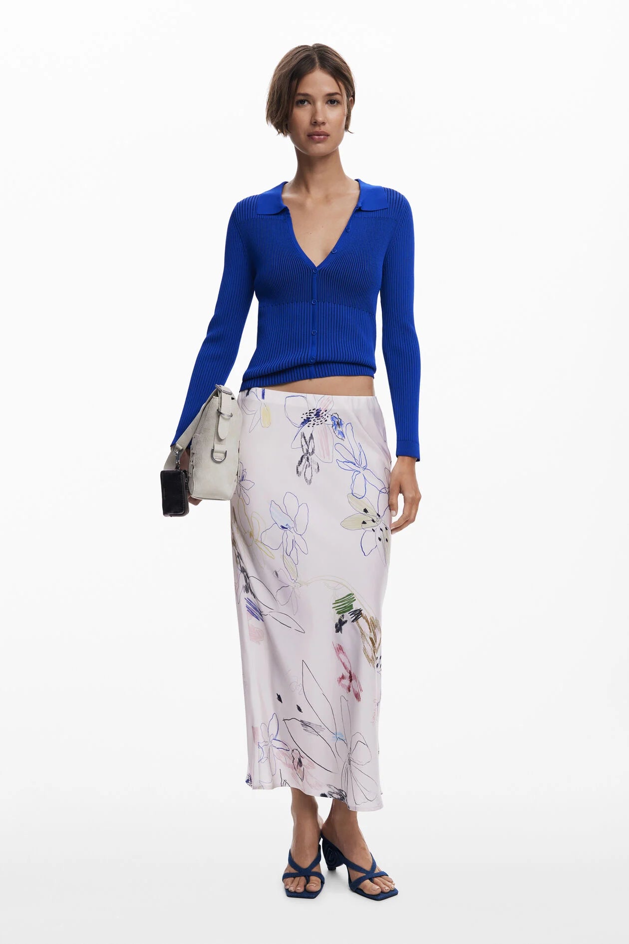 FINE BUTTONED SWEATER