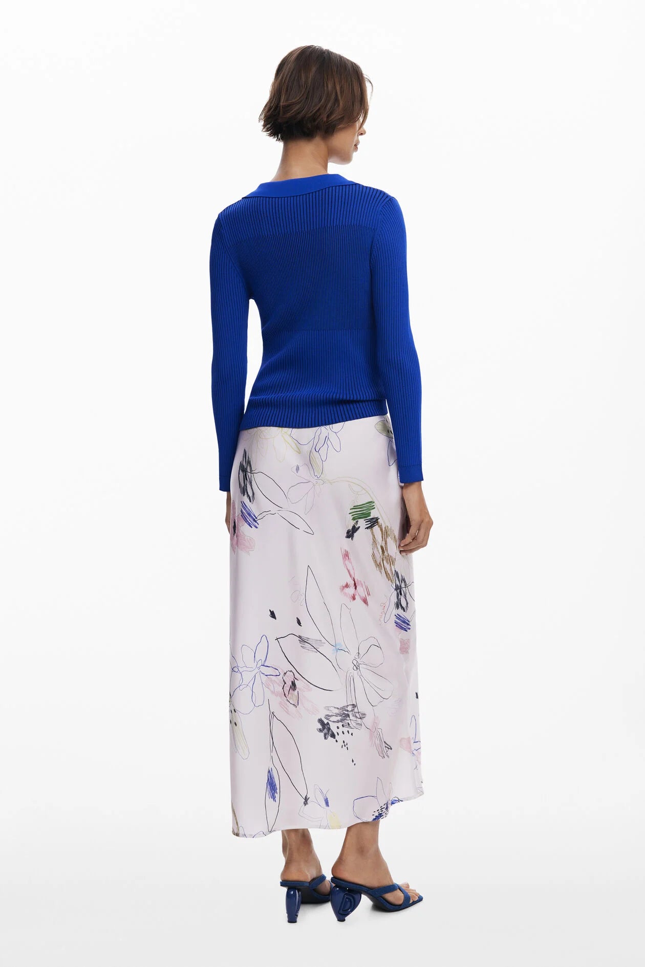 FINE BUTTONED SWEATER