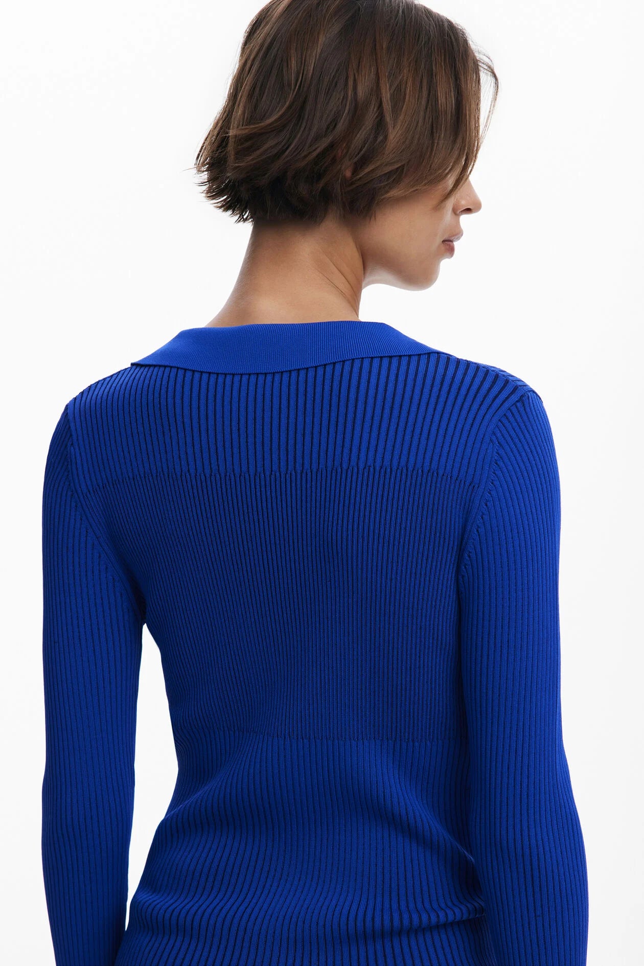 FINE BUTTONED SWEATER