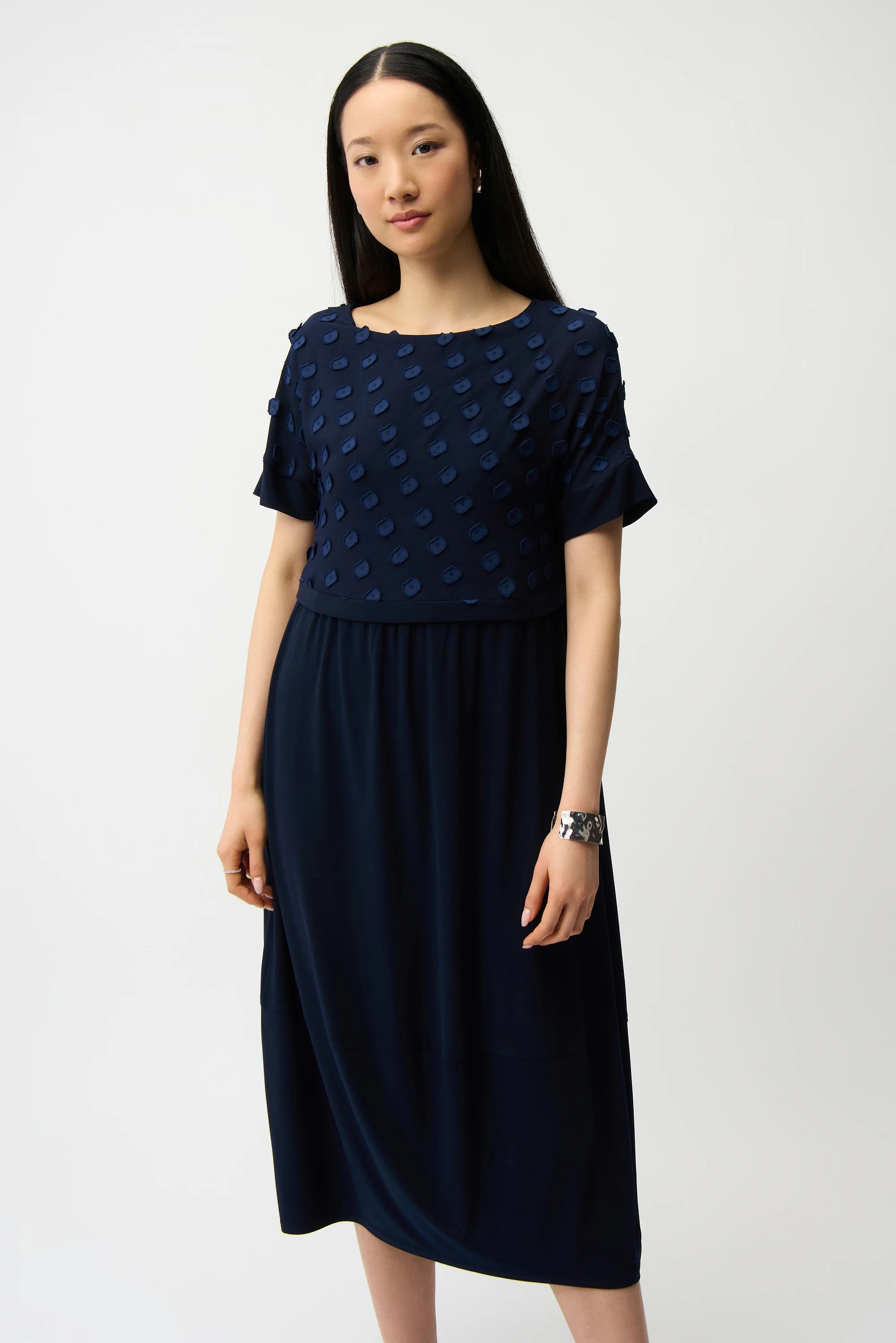 SILKY KNIT & 3Dot JACQUARD COCOON DRESS 261107