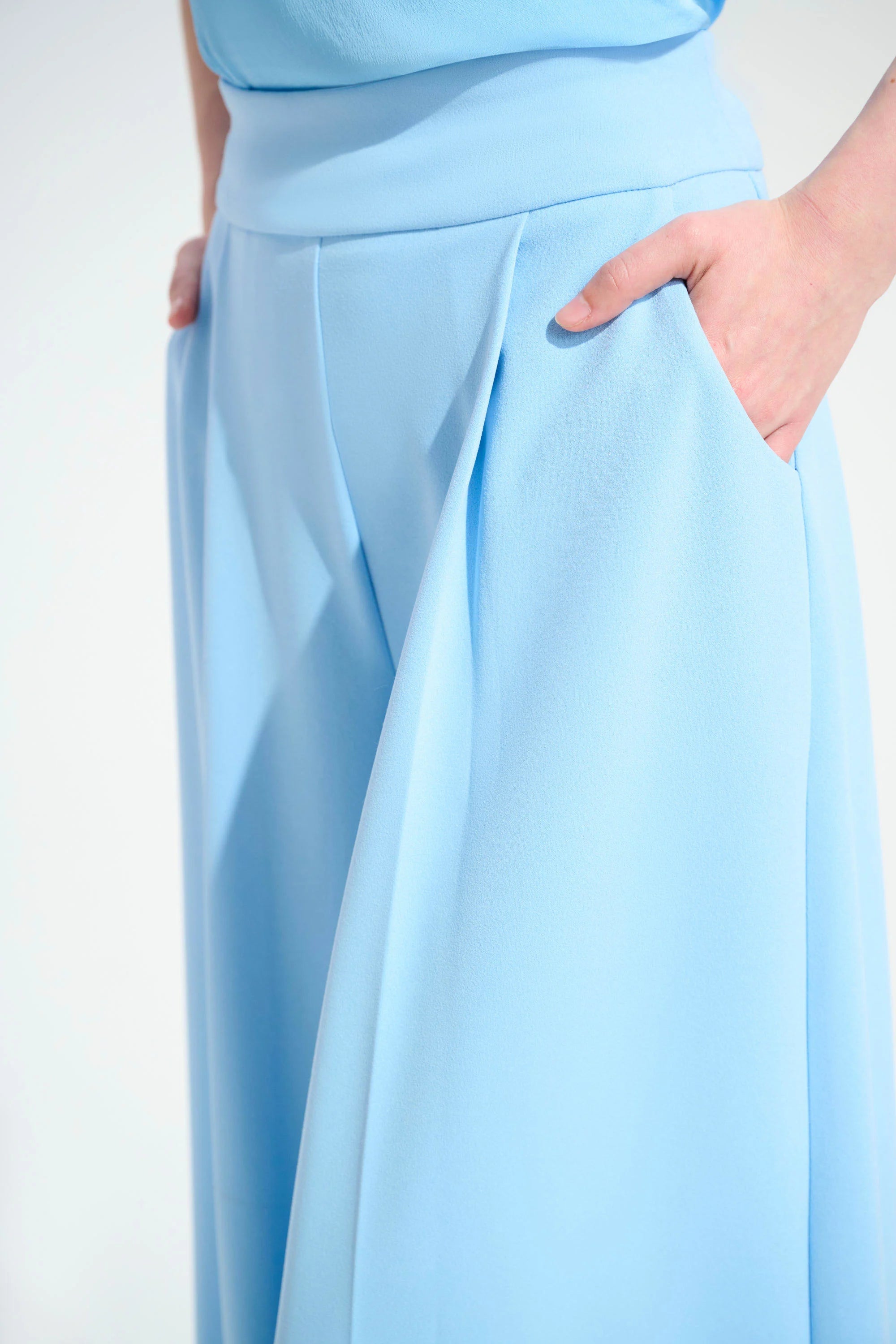 SCUBA 2 PCS SET CREPE JACKET WITH  RHINESTONE TRIM & SCUBA WIDE LEG PANT