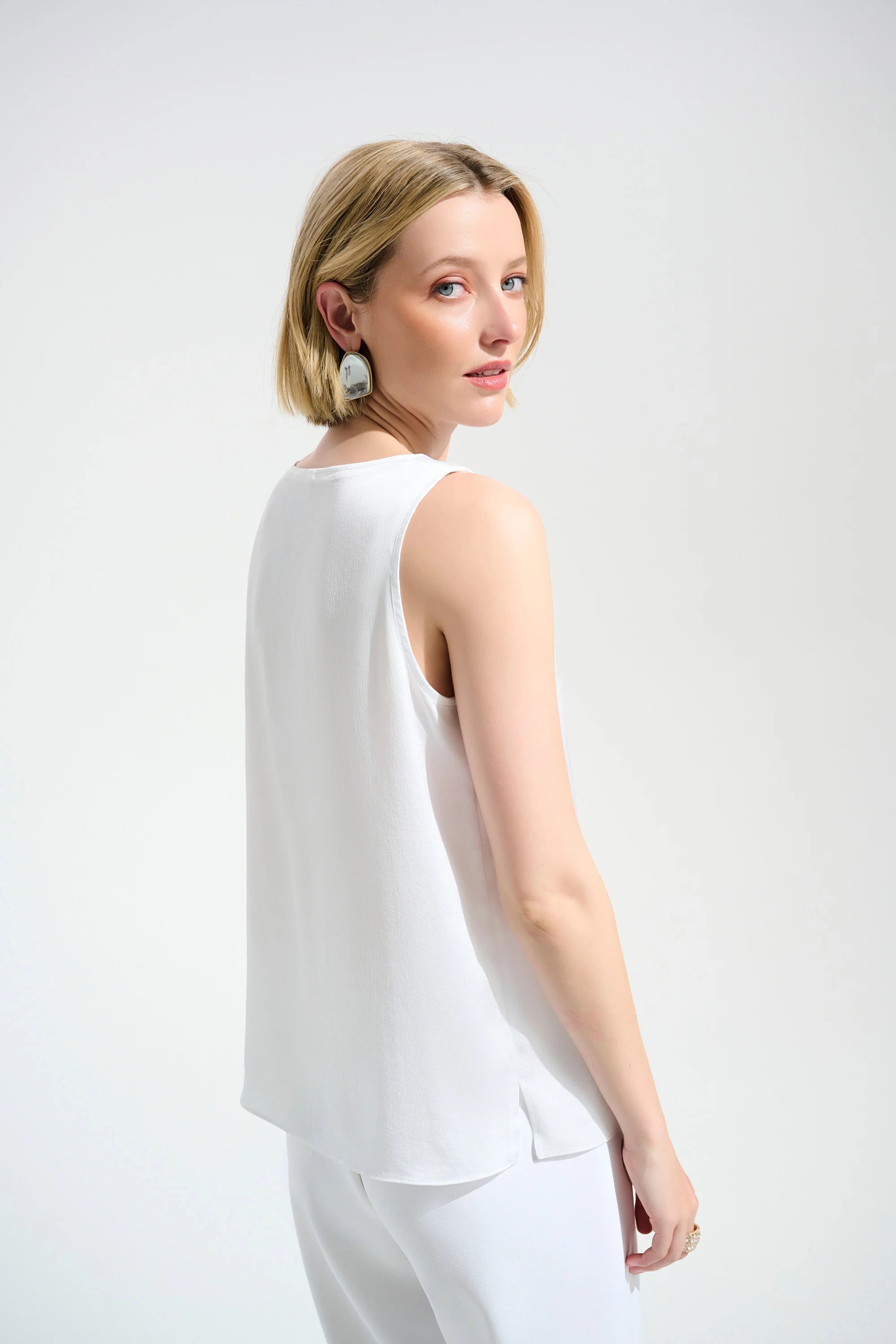 SIGNATURE| SATIN STRAIGHT TOP WITH RHINESTONE TRIM 261782