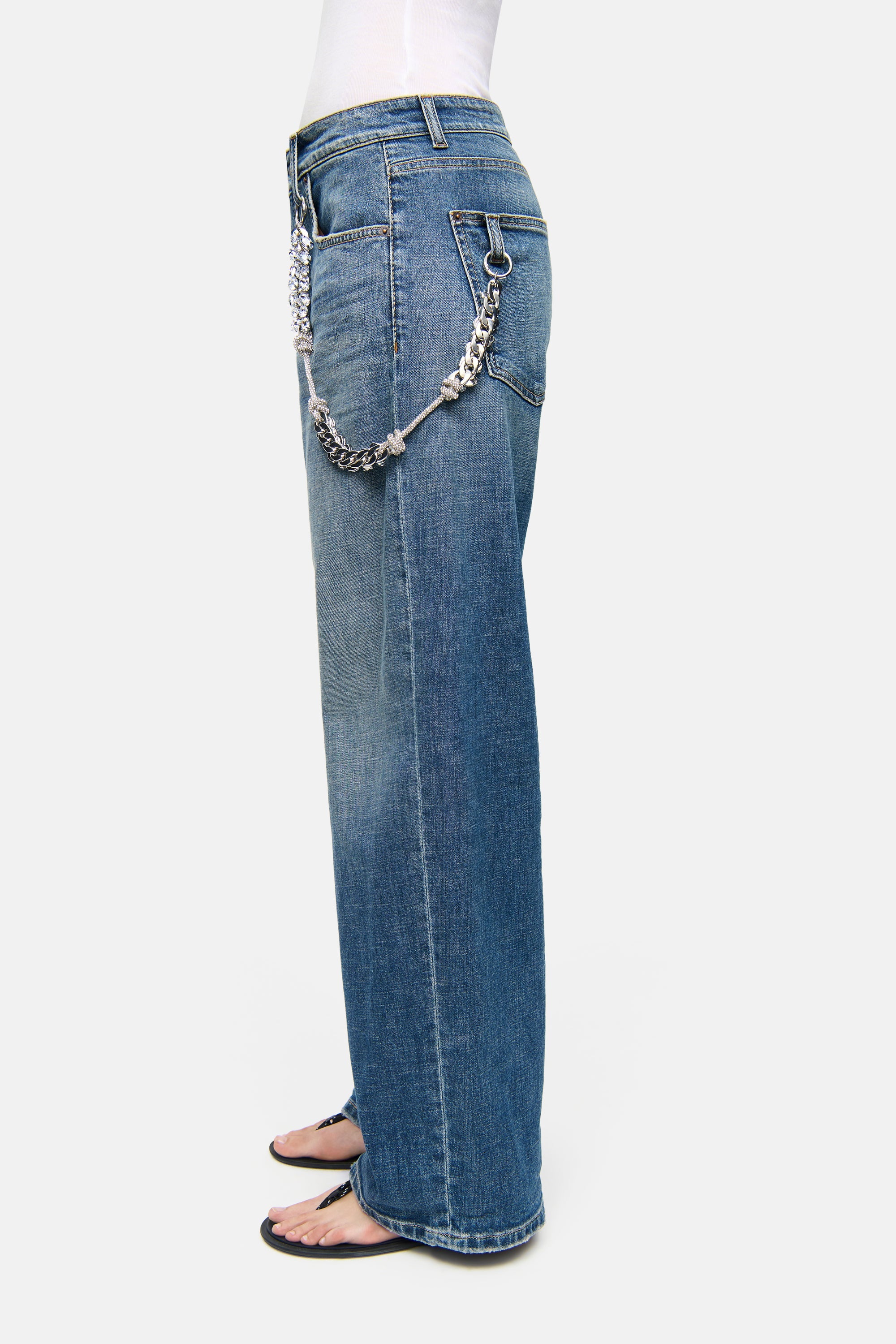 CAMBIO BAGGY FIT JEAN WITH STRIKING RHINESTONE CHAIN BELT
