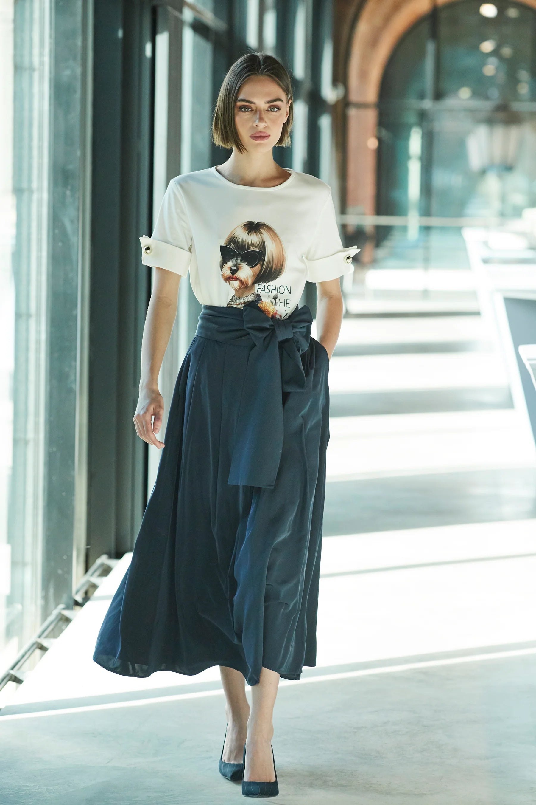 FASHION STYLE ANNA WINTOUR WHITE T-SHIRT