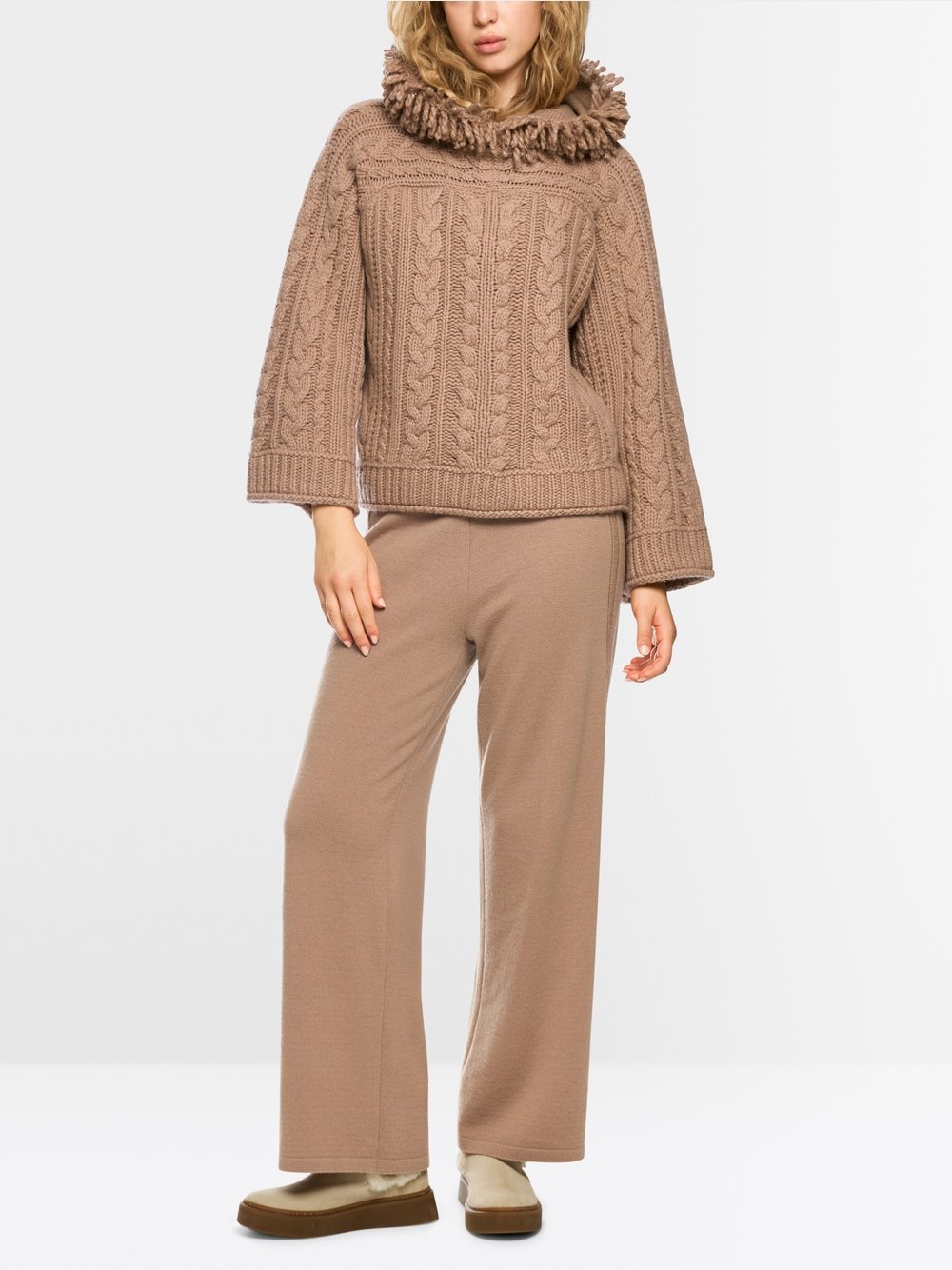 MARC CAIN KNITTED IN GERMANY CABLE KNIT JUMPER  ZA 41.11 M07