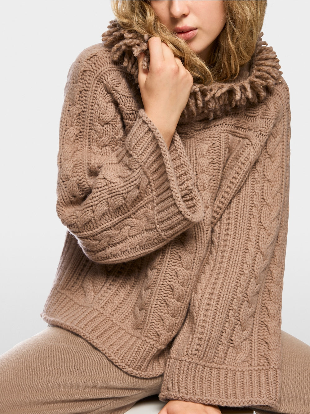 MARC CAIN KNITTED IN GERMANY CABLE KNIT JUMPER  ZA 41.11 M07