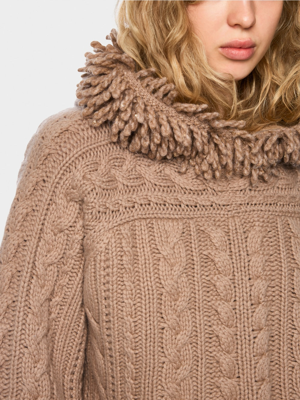 MARC CAIN KNITTED IN GERMANY CABLE KNIT JUMPER  ZA 41.11 M07