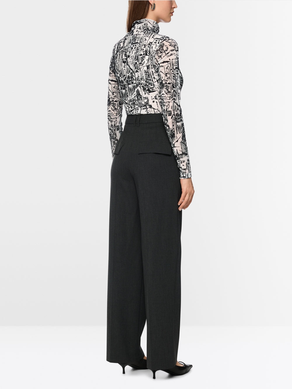 MARC CAIN LONG SLEEVE TOP WITH CITY MOTIF ZC 48.12 J41