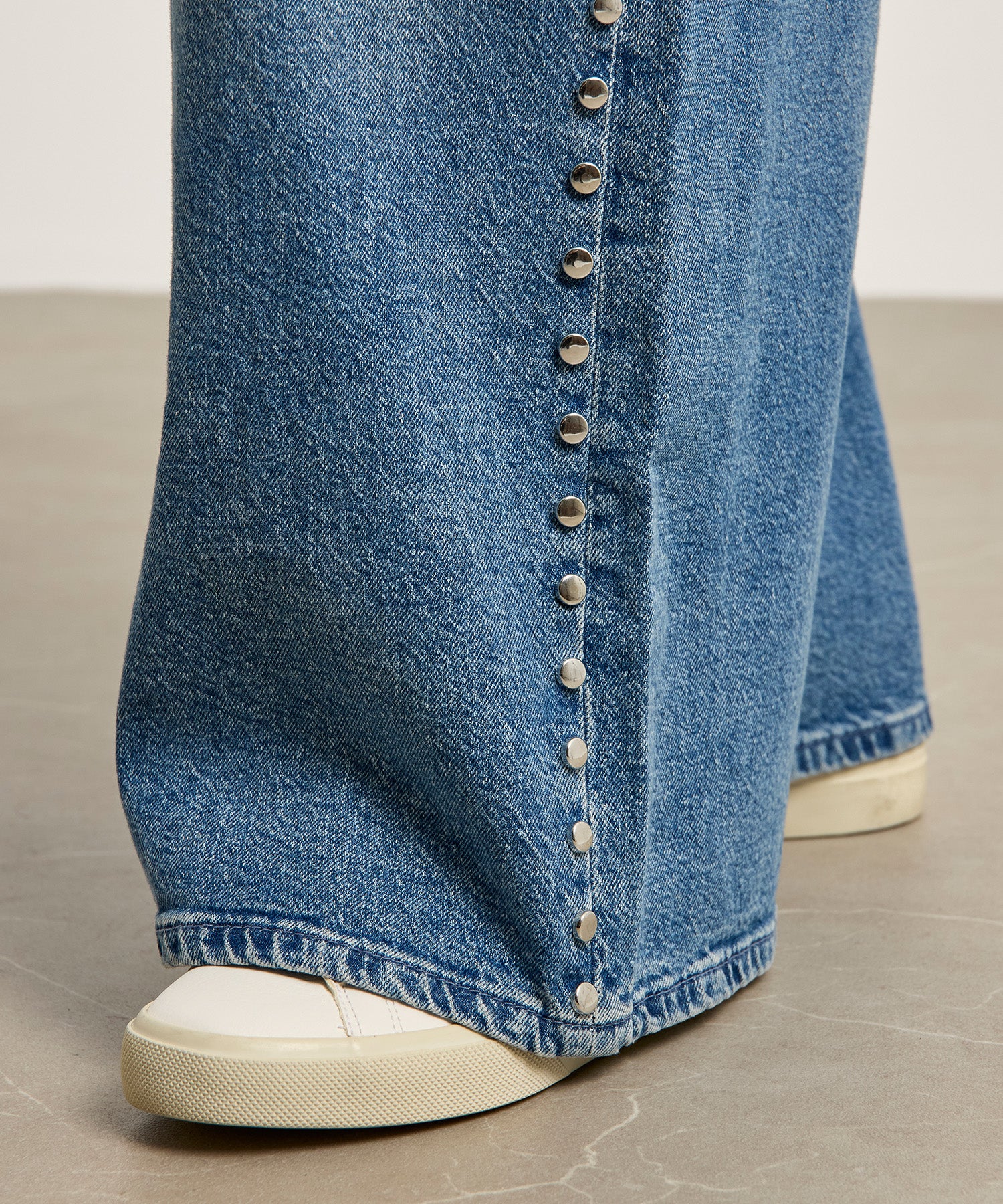 MAC SUPER WIDE LEG STUDDED NEVADA JEANS