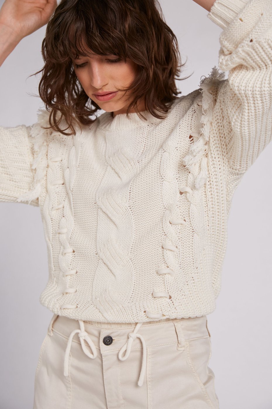 OUI COLLECTION CABLE KNIT SWEATER