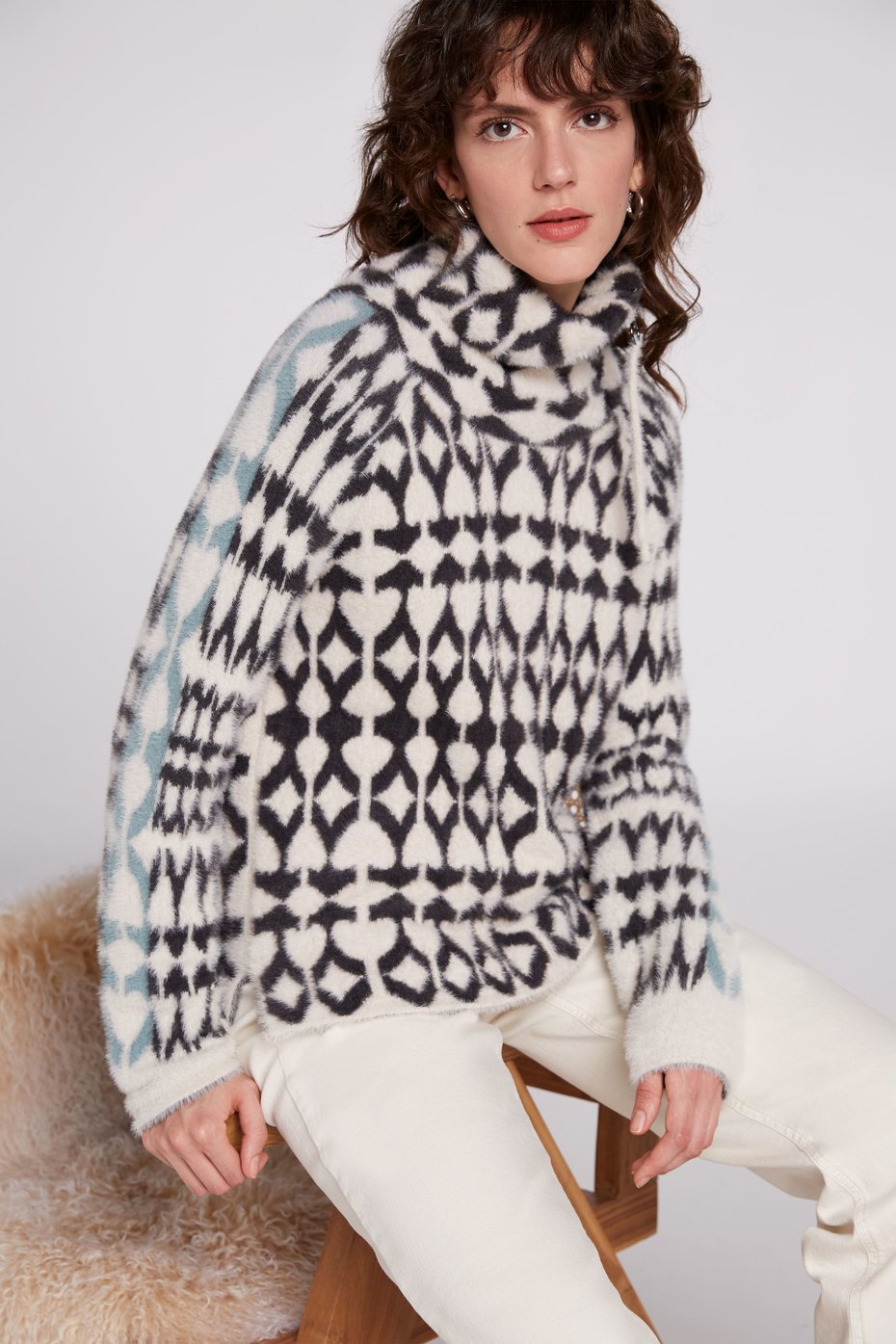 OUI GRAPHIC PATTERN SWEATER