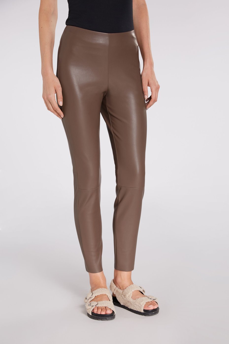 OUI FAUX LEATHER JEGGING IN TAUPE