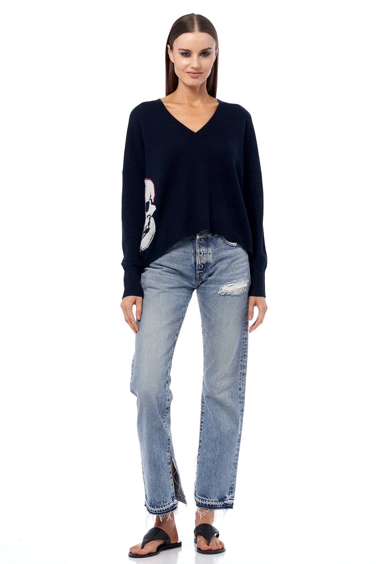 SKULL CASHMERE ALLOY RELAXED MODERN V-NECK CASHMERE SWEATER