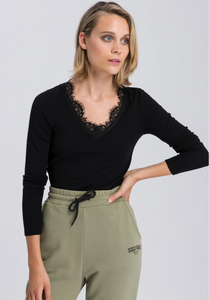 MARC AUREL RIPPENSHIRT WITH LACE NECKLINE